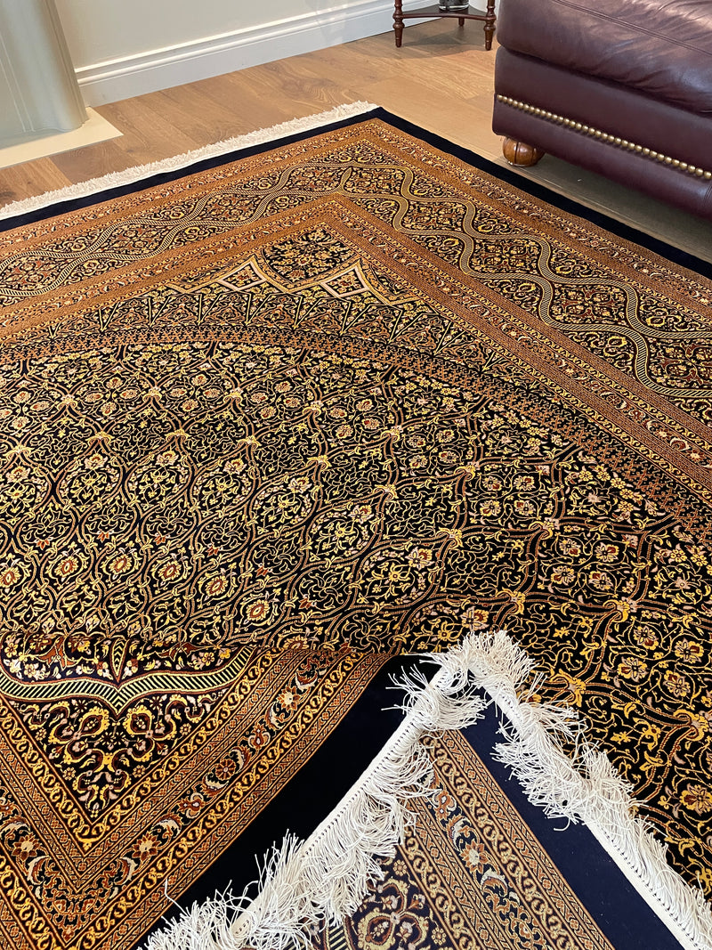 SQUARE QUM SILK DOME DESIGN MASTERPIECE