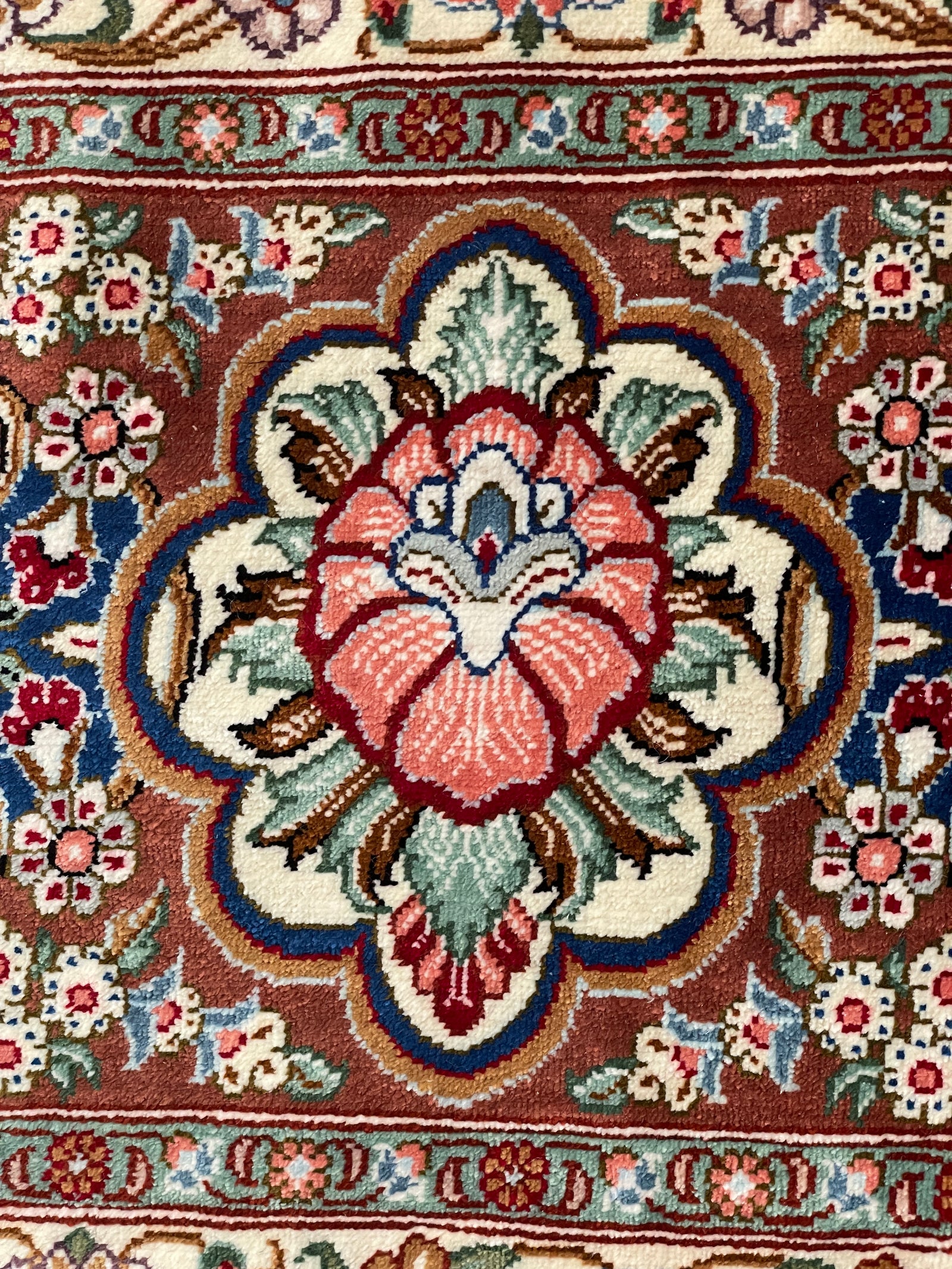 ALL-OVER-FLORAL LATTICE PATTERN BY MASTER REZAIE