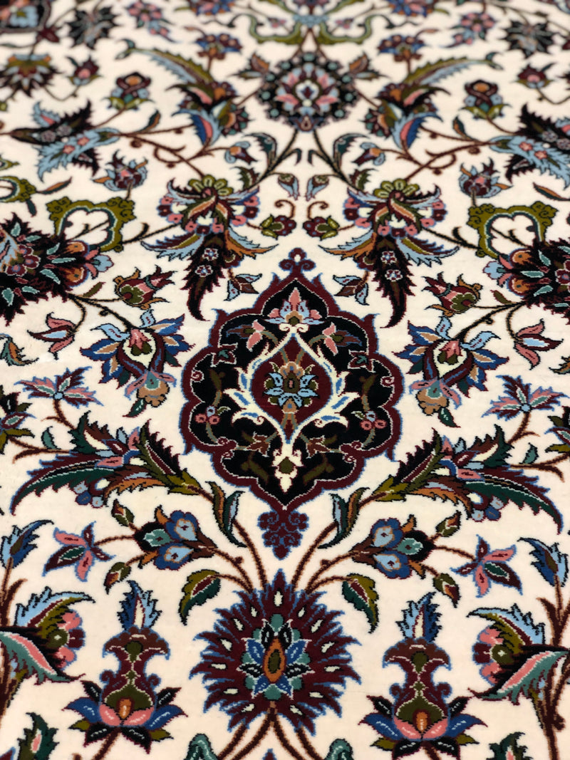 ELEGANT RUG BY MASTER AHMAD ZOJAJI