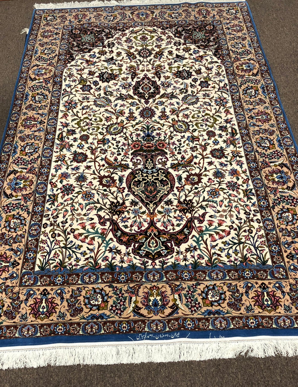 ELEGANT RUG BY MASTER AHMAD ZOJAJI