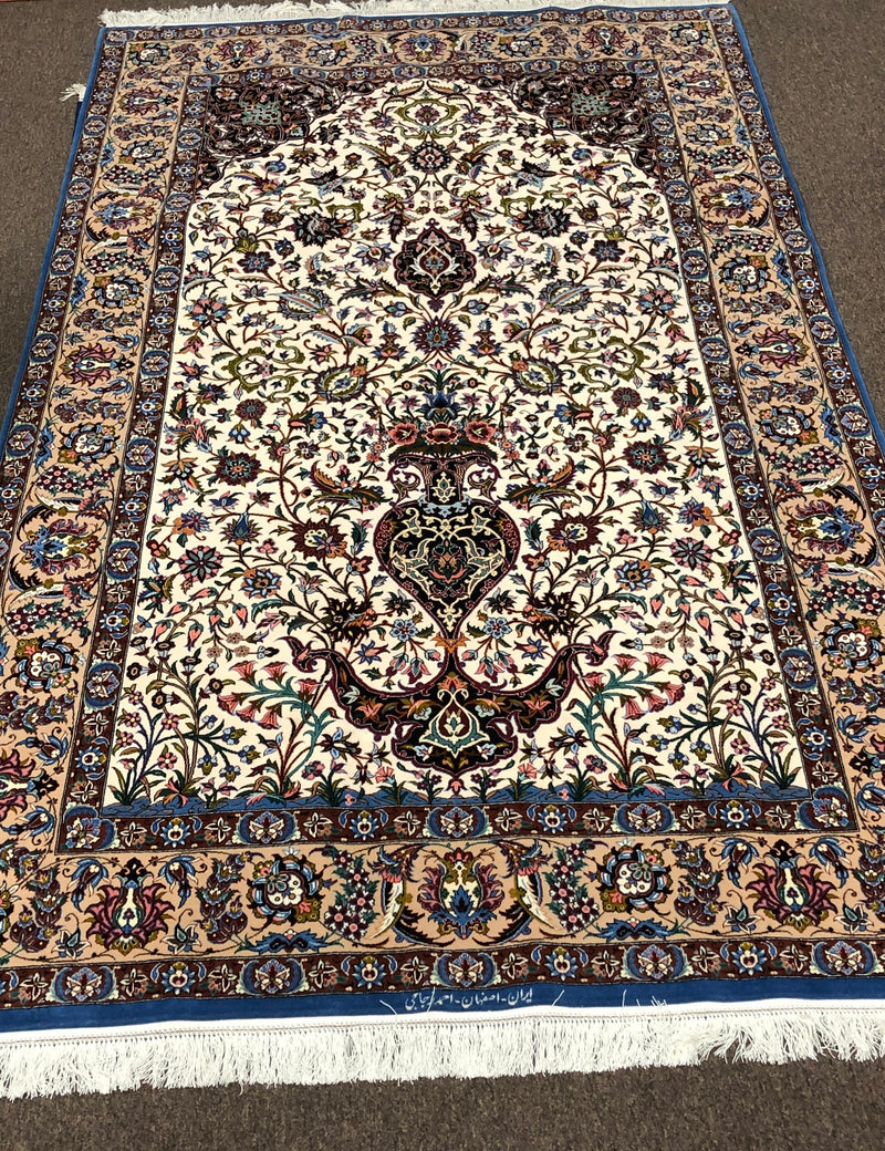 ELEGANT RUG BY MASTER AHMAD ZOJAJI