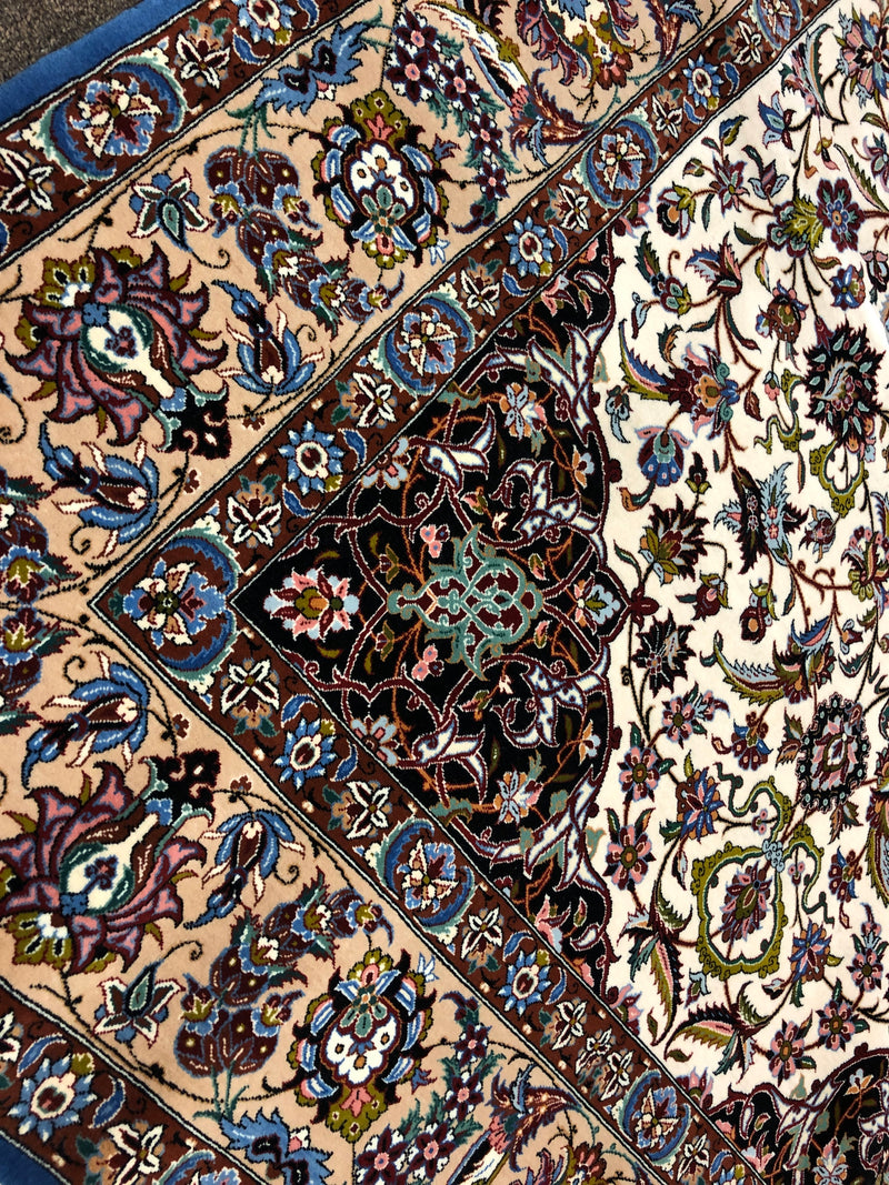 ELEGANT RUG BY MASTER AHMAD ZOJAJI