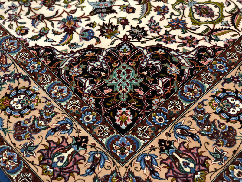 ELEGANT RUG BY MASTER AHMAD ZOJAJI