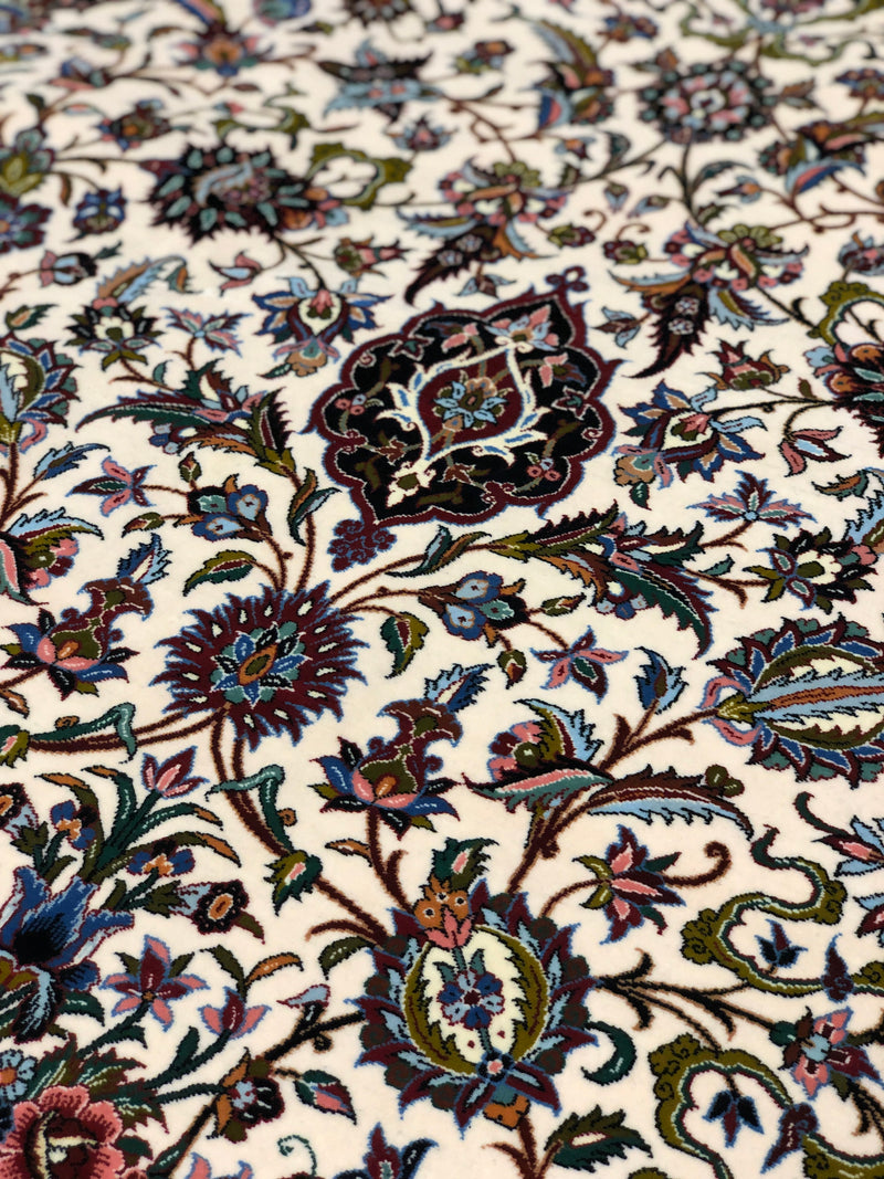 ELEGANT RUG BY MASTER AHMAD ZOJAJI