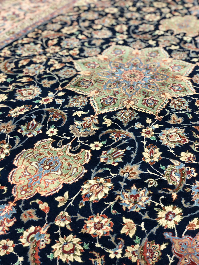 ANTIQUE NAVY ISFAHAN