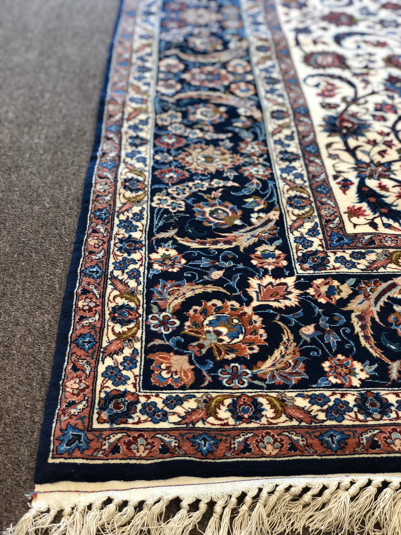 FINE ISFAHAN RUG BY MASTER RAZAVI