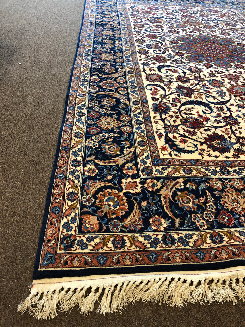 FINE ISFAHAN RUG BY MASTER RAZAVI