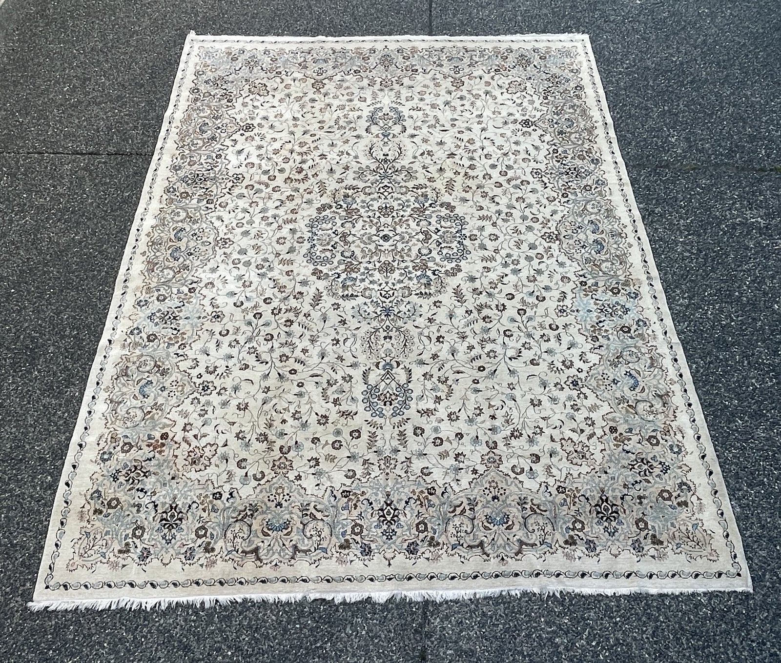 Antique Kashan Persian Carpet – photo 1