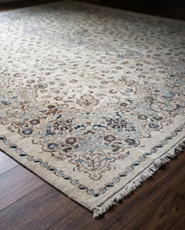 Antique Kashan Persian Carpet – Ivory Floral Medallion, 10'6" x 14'