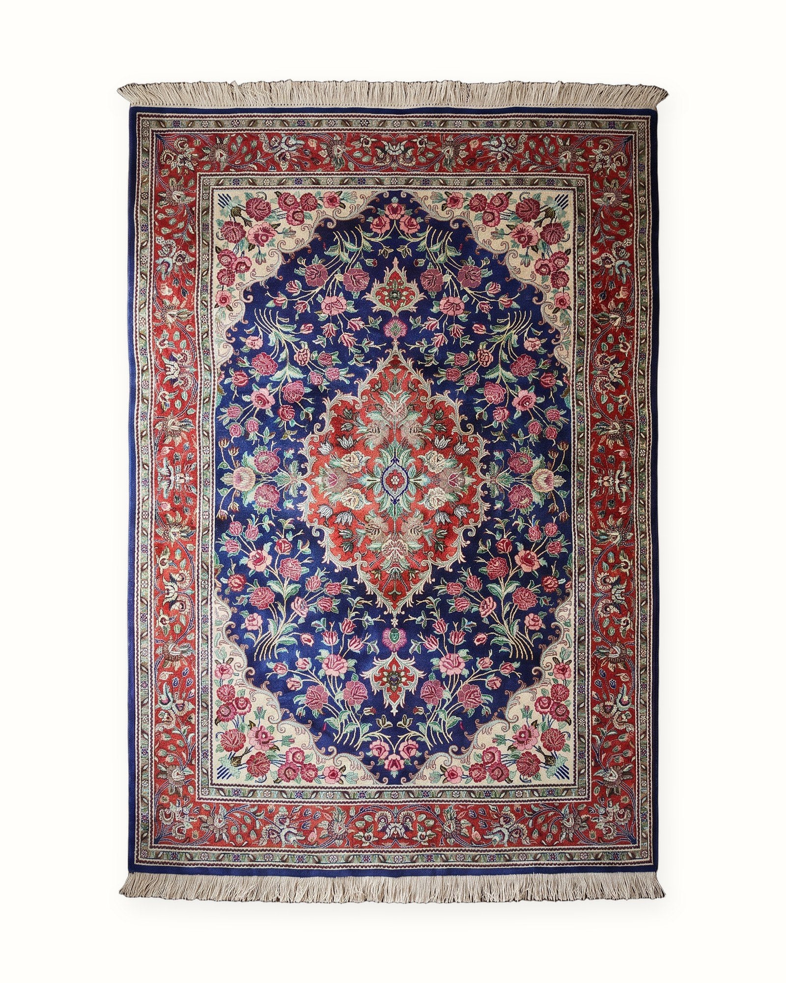 Very Fine Gol Farang Silk, whole rug