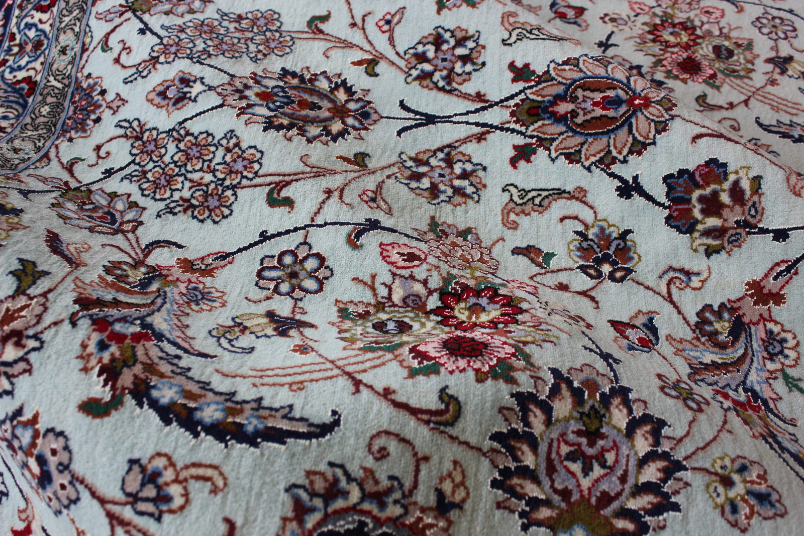 Extremely Fine and Rare Isfahan