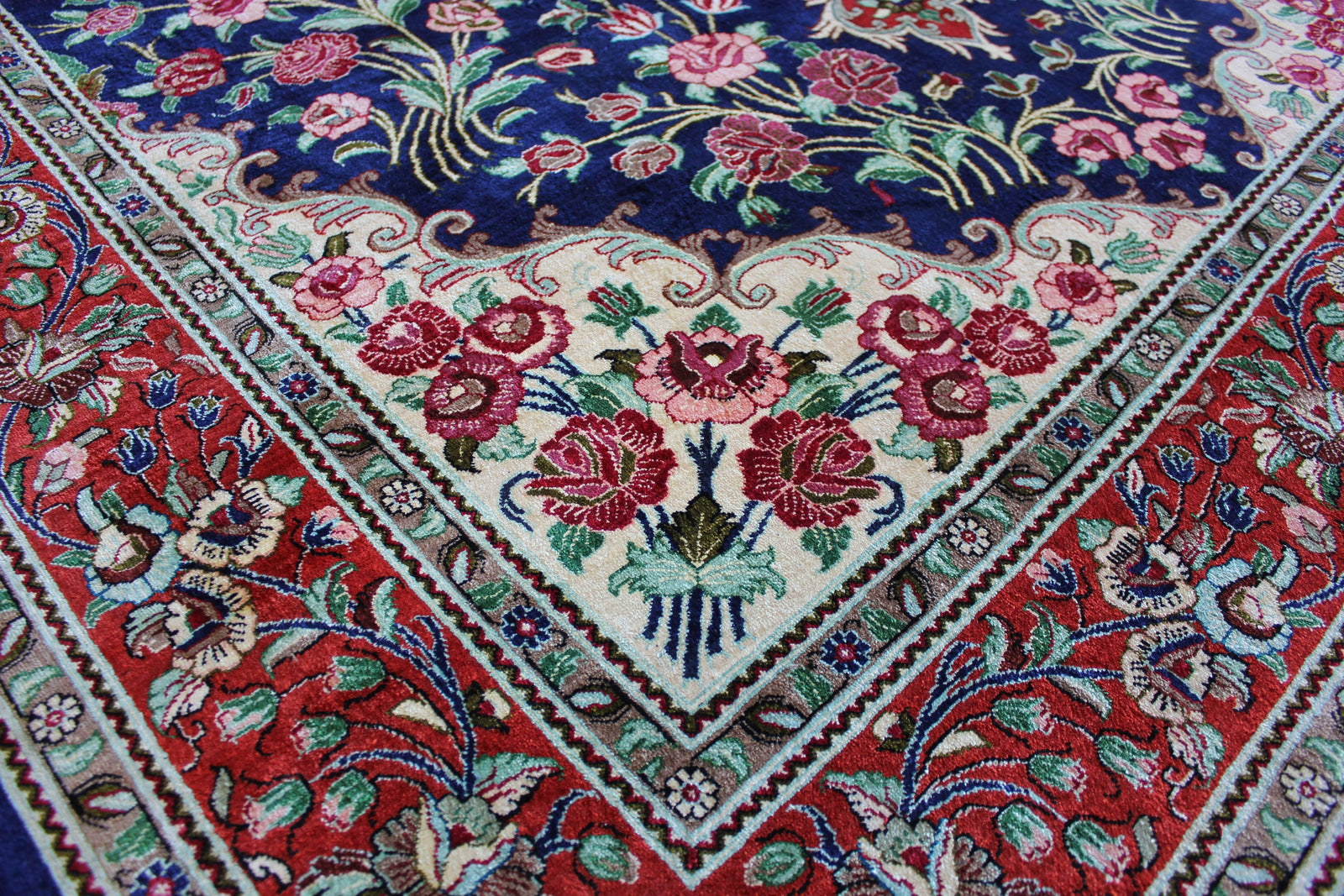 Very Fine Gol Farang Silk