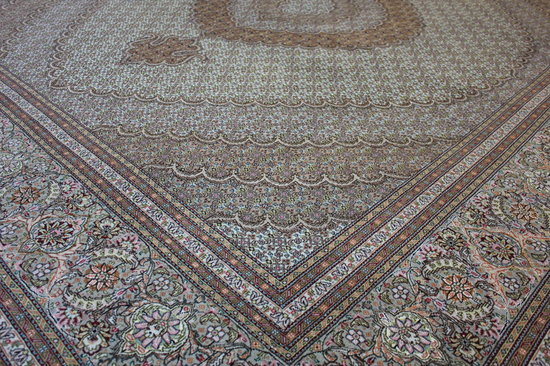 Very Fine Mahi Tabriz